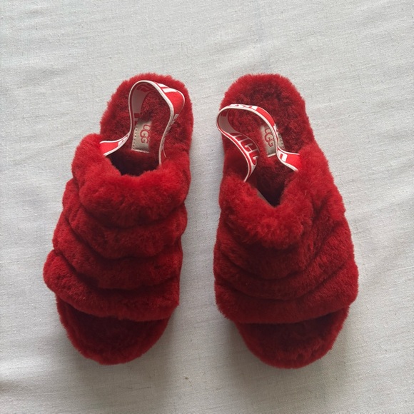 UGG Yeah Fluff Red Slingback Slippers Women’s 7 Furry Slide Sandals - Picture 1 of 10